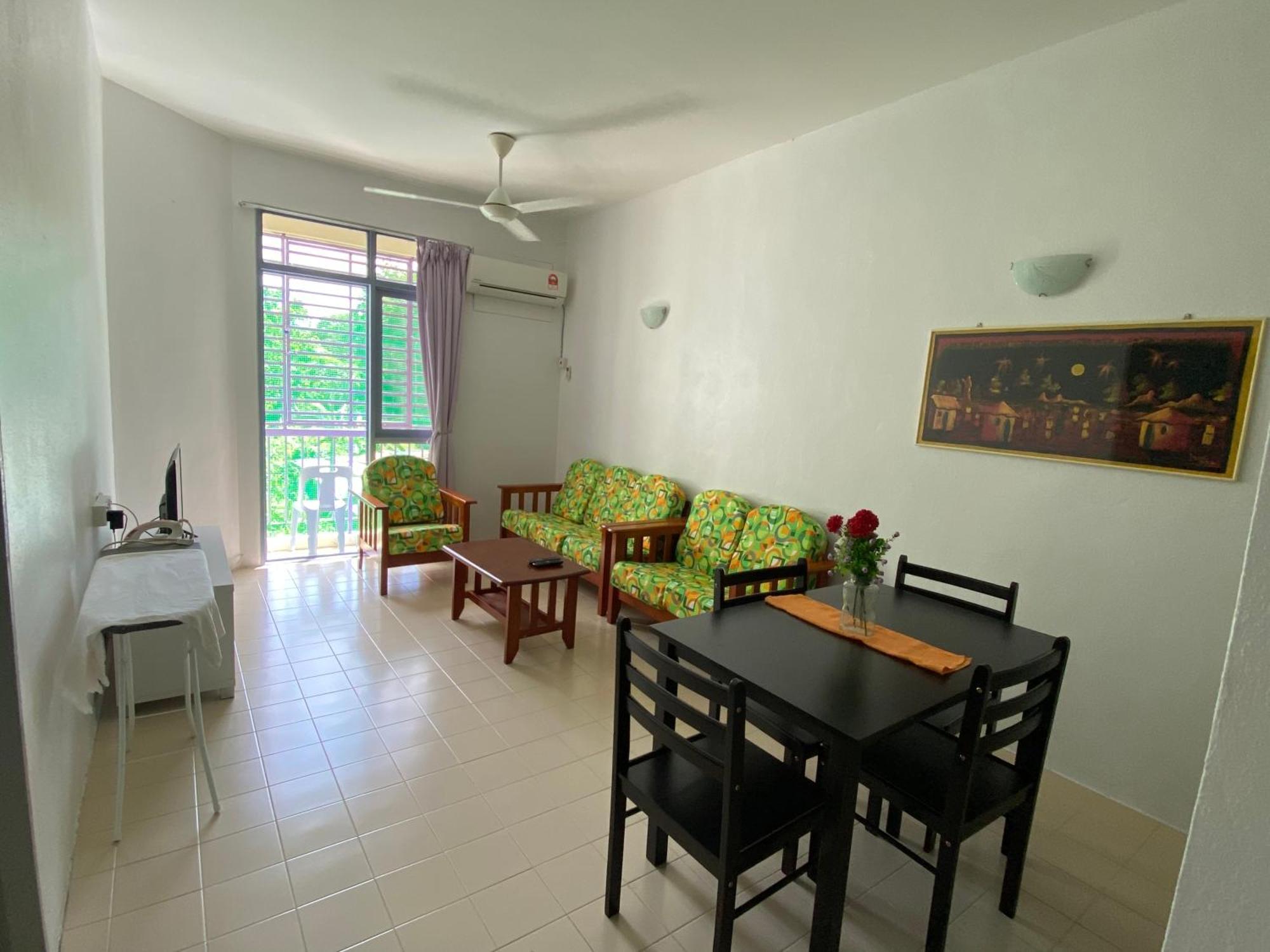 Batu Ferringhi Bayu Emas Apartment المظهر الخارجي الصورة