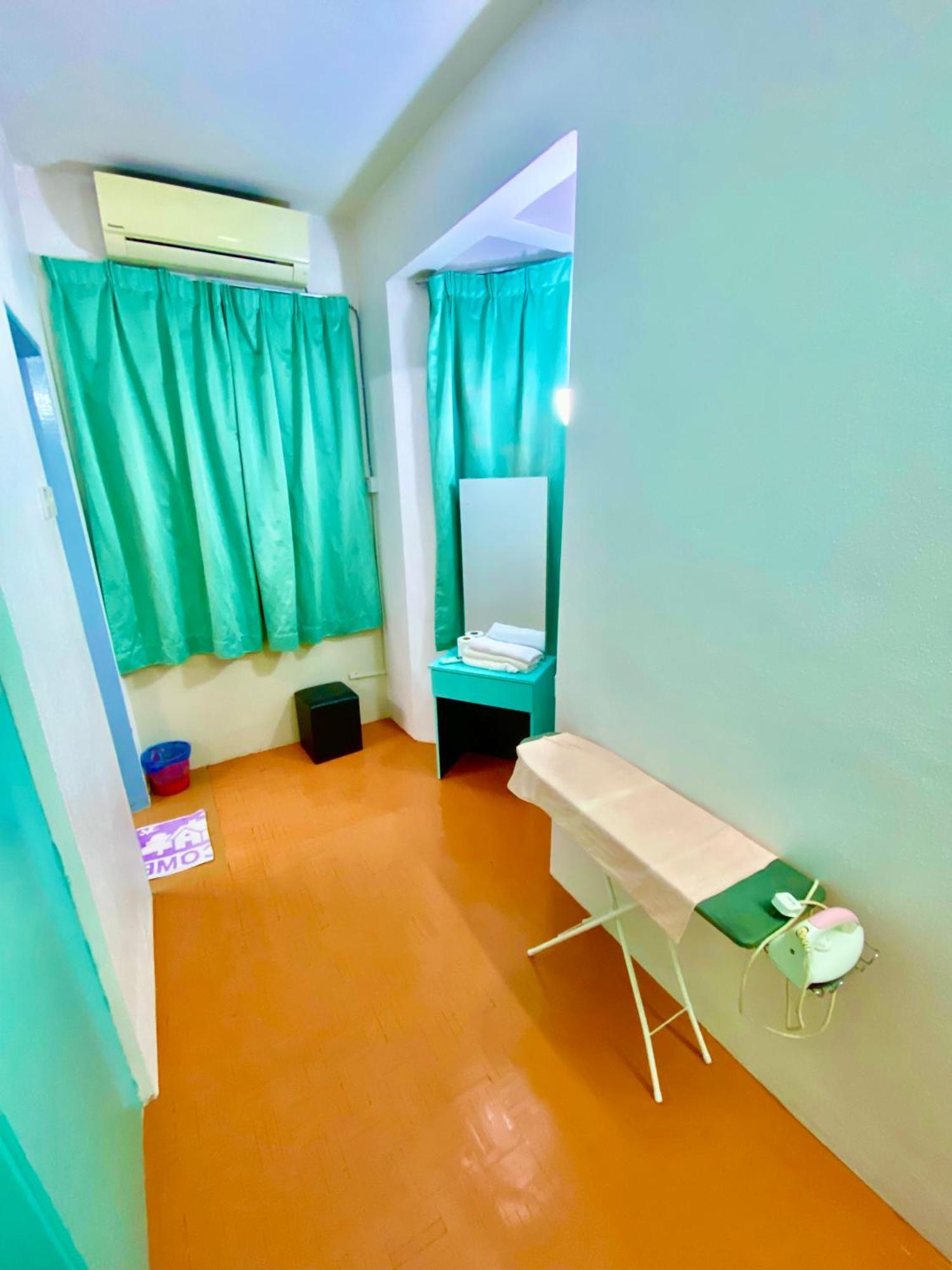 Batu Ferringhi Bayu Emas Apartment المظهر الخارجي الصورة